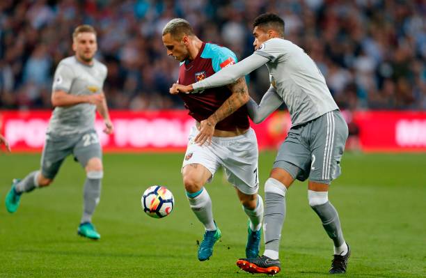 场的表现早 场的表现早